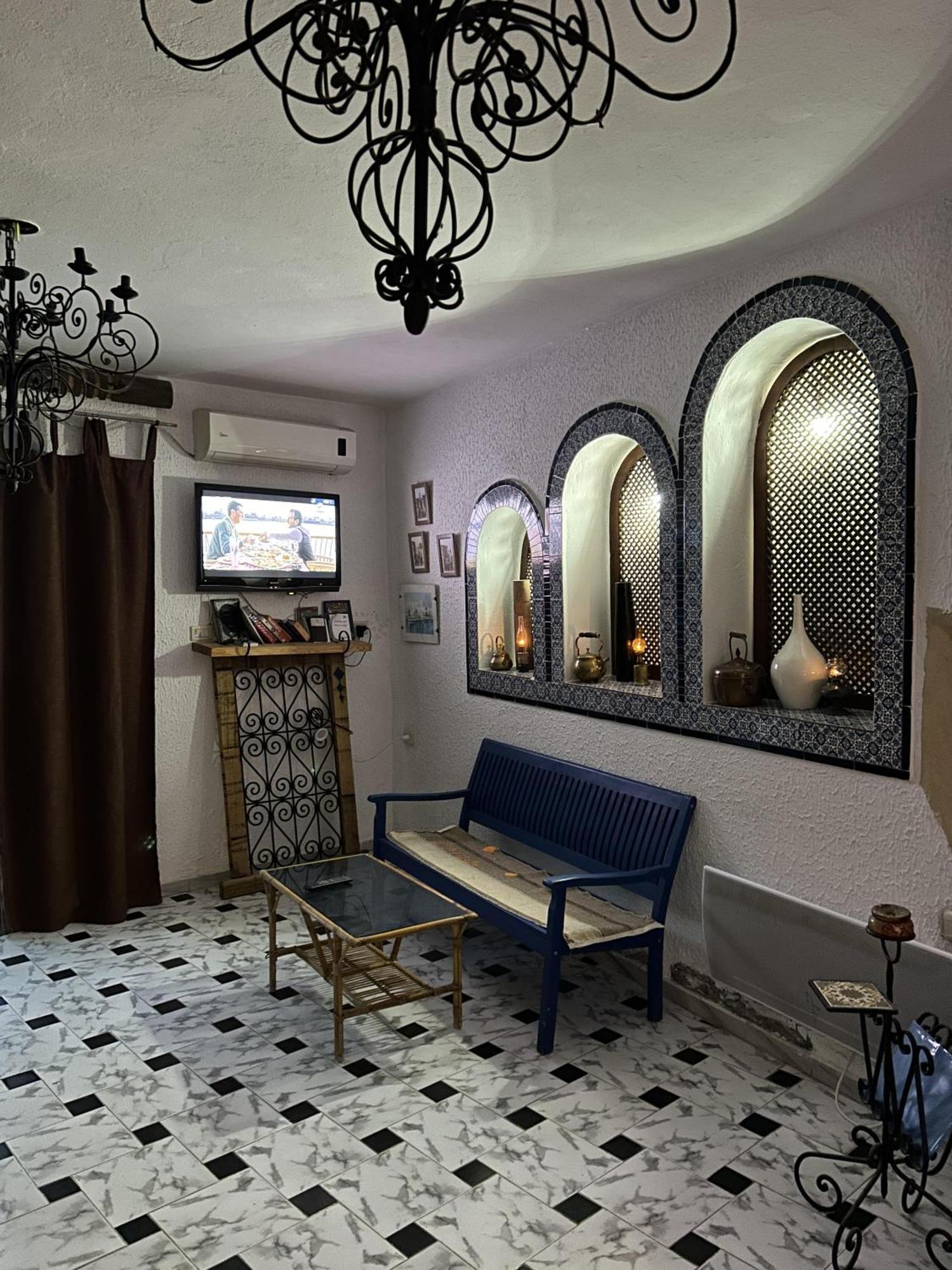 L'Artisan Hotel Harqalah Exterior foto